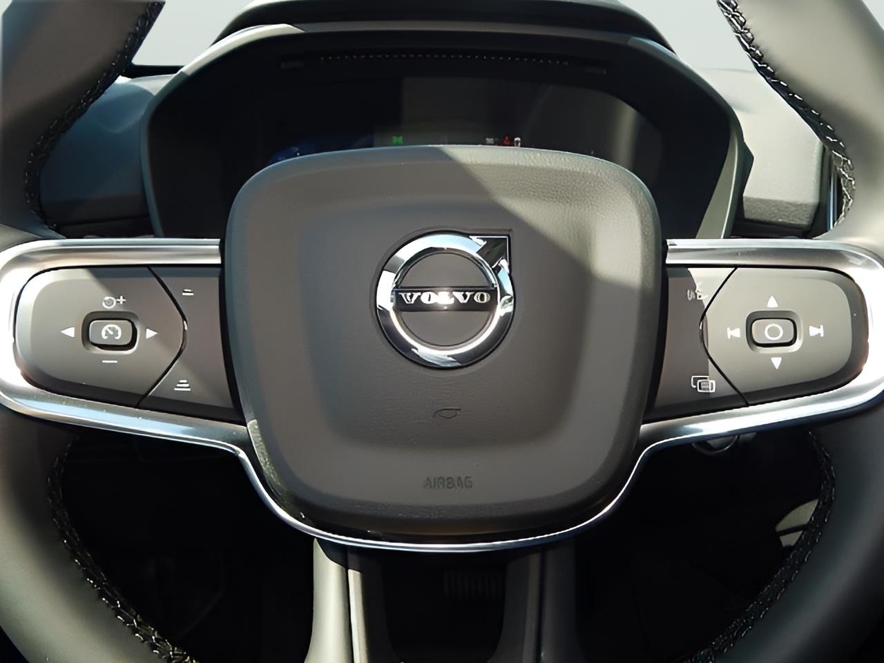2026 Volvo XC40 Plus - Photo 21