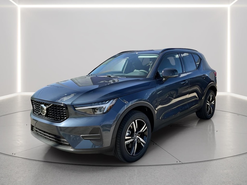 New 2026 Volvo XC40 B5 Core SUV