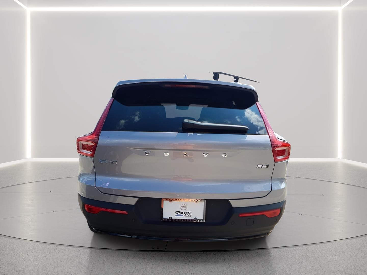 2026 Volvo XC40 Plus - Photo 8