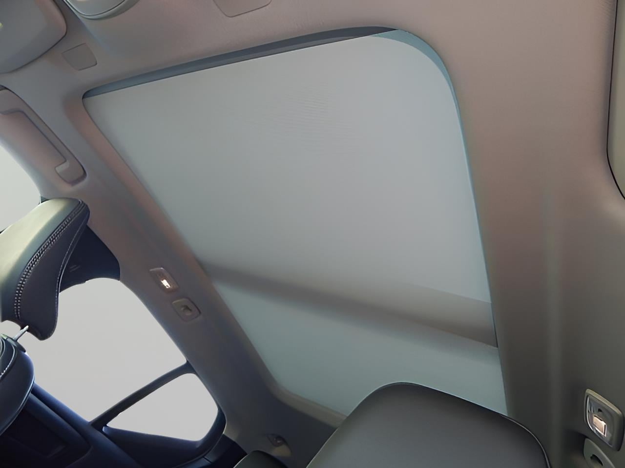 2026 Volvo XC40 Plus - Photo 15