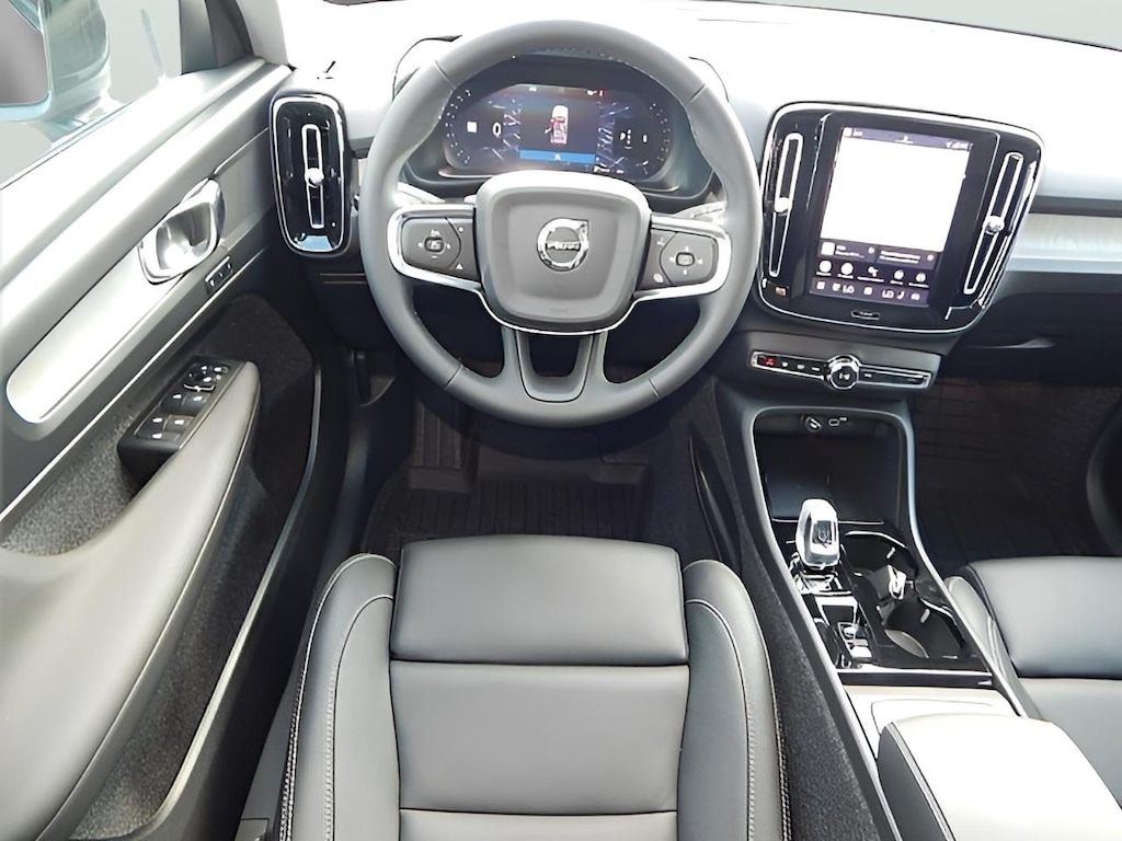 New 2026 Volvo XC40 B5 Plus SUV
