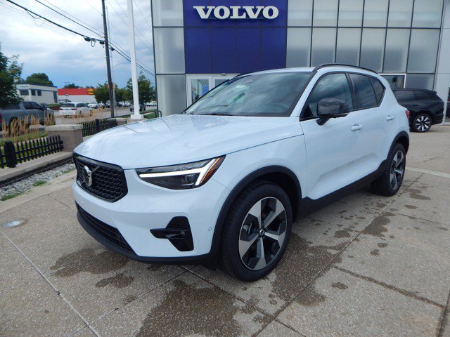 2026 Volvo XC40