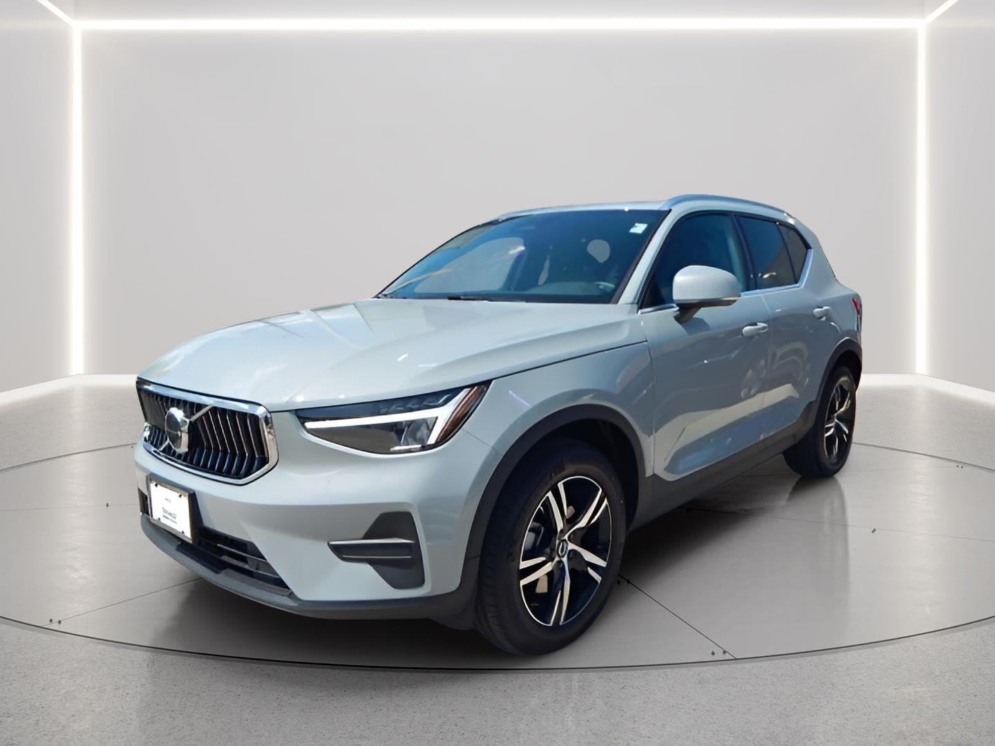 2025 Volvo XC40