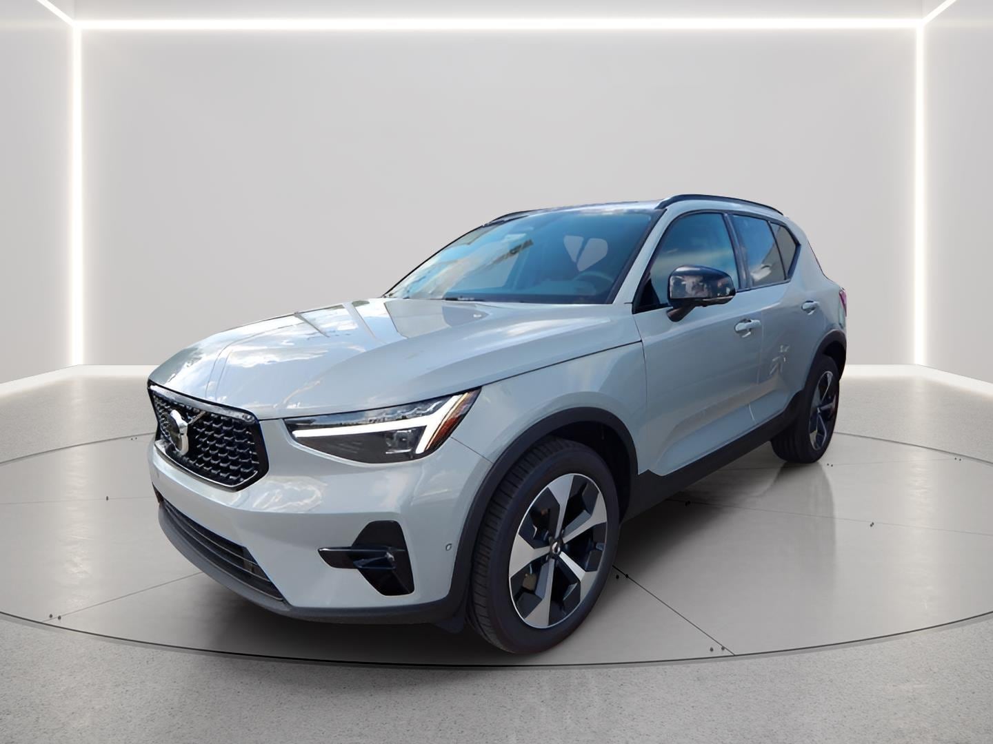 2026 Volvo XC40