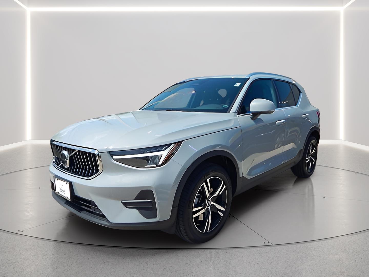 Used 2025 Volvo XC40 Core with VIN YV4L12UJ8S2478292 for sale in Kansas City