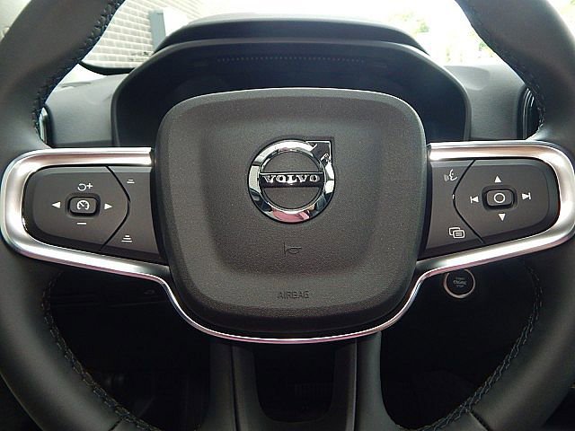 2026 Volvo XC40 Plus - Photo 20