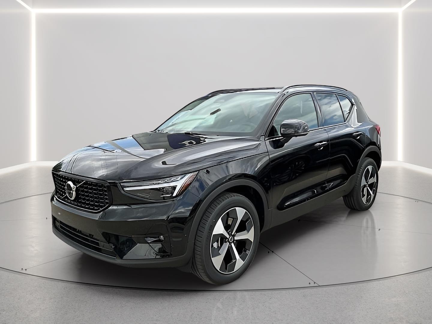 New 2026 Volvo XC40 B5 Plus SUV