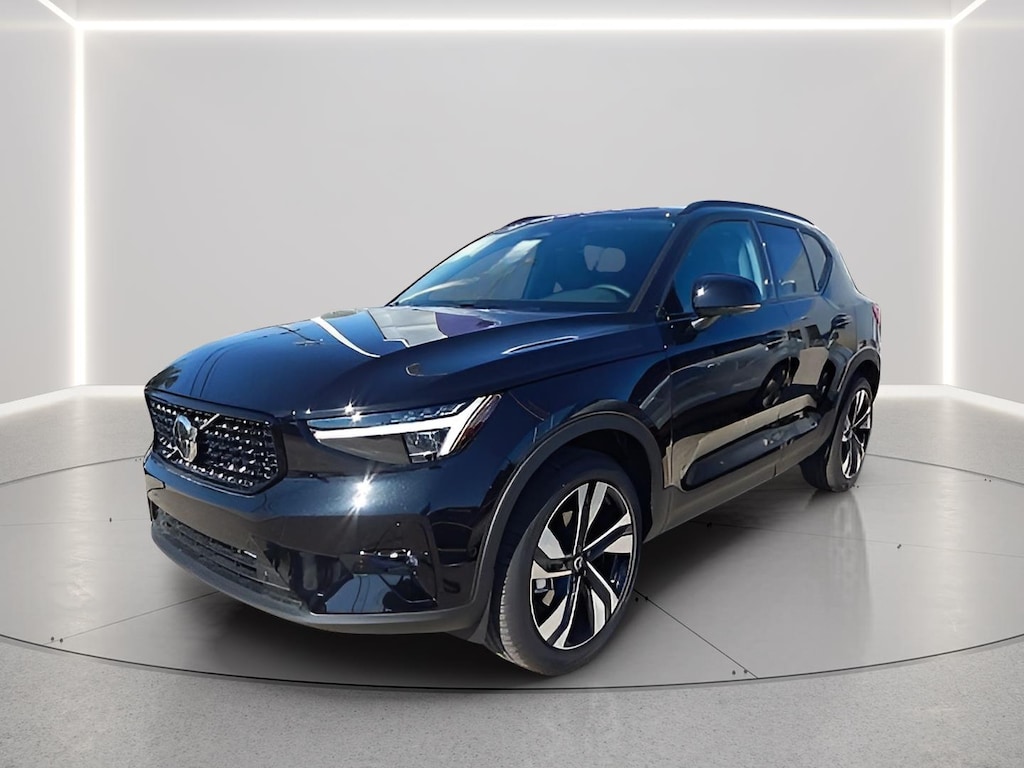 New 2026 Volvo XC40 B5 Ultra SUV