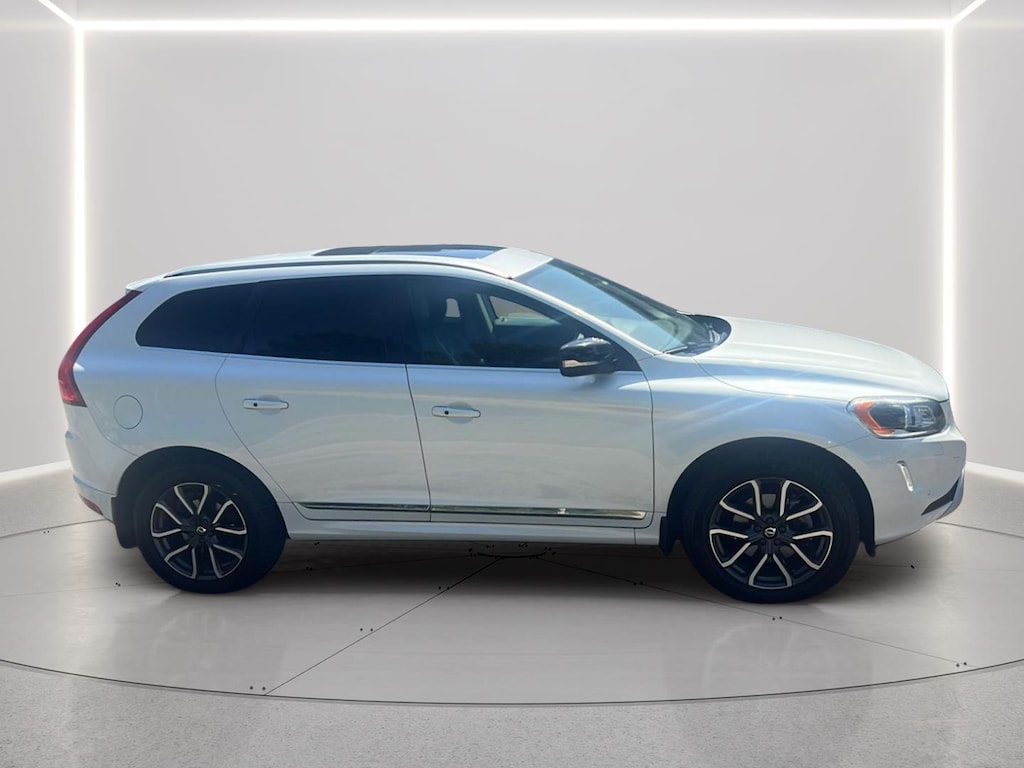 Used 2017 Volvo XC60 Dynamic SUV