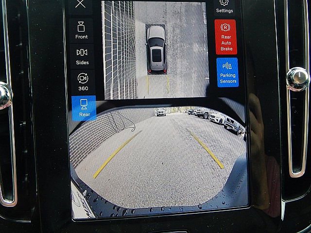 2026 Volvo XC40 Plus - Photo 19