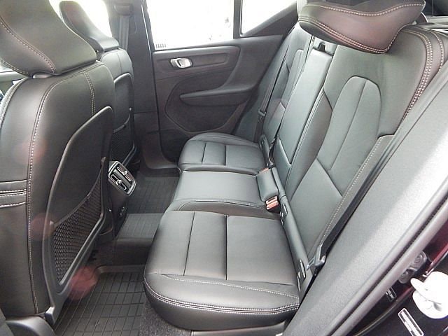 2026 Volvo XC40 Plus - Photo 12