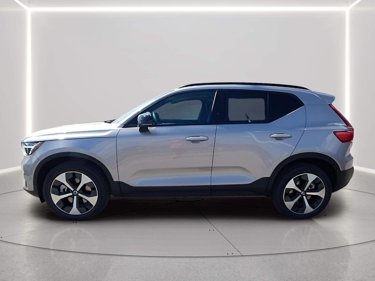 2026 Volvo XC40 Plus - Photo 10