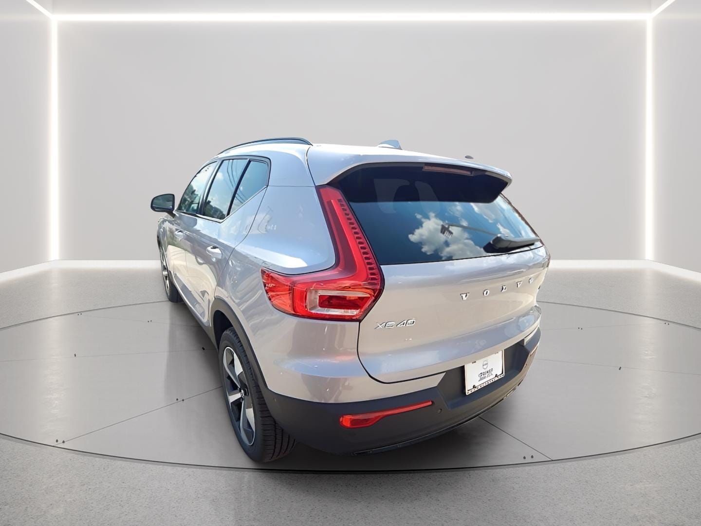 2026 Volvo XC40 Plus - Photo 9