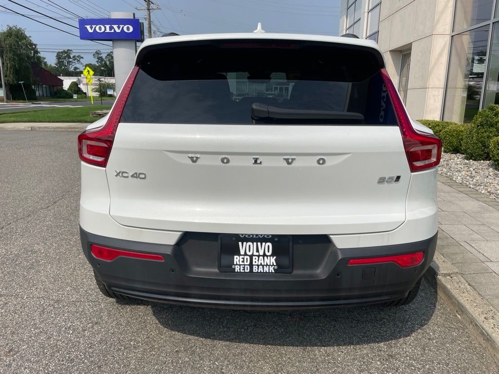 Certified 2025 Volvo XC40 B5 Plus SUV