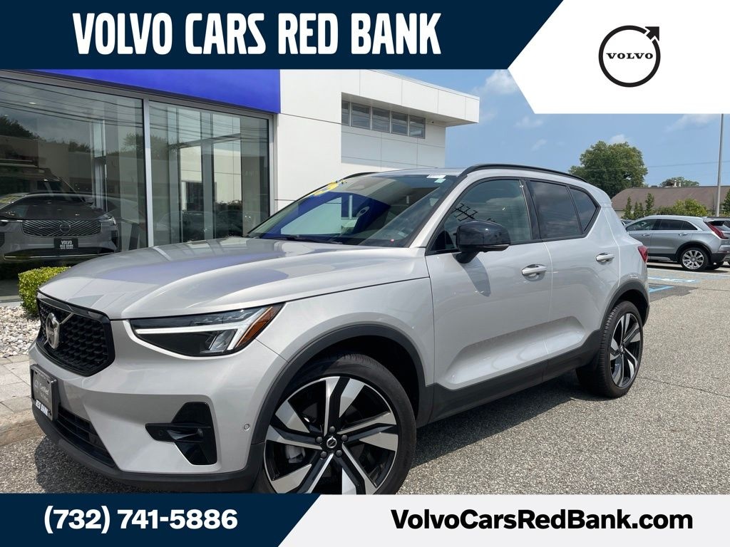 Certified 2025 Volvo XC40 B5 Plus Dark Theme SUV