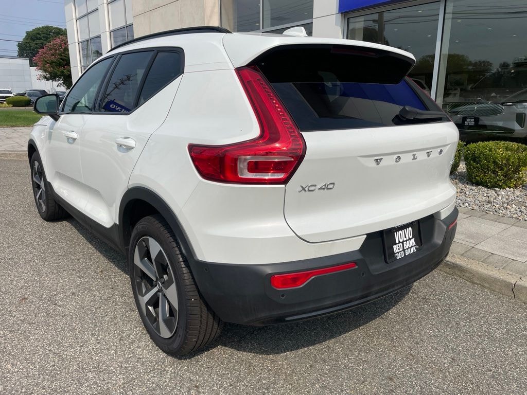 Certified 2025 Volvo XC40 B5 Plus SUV