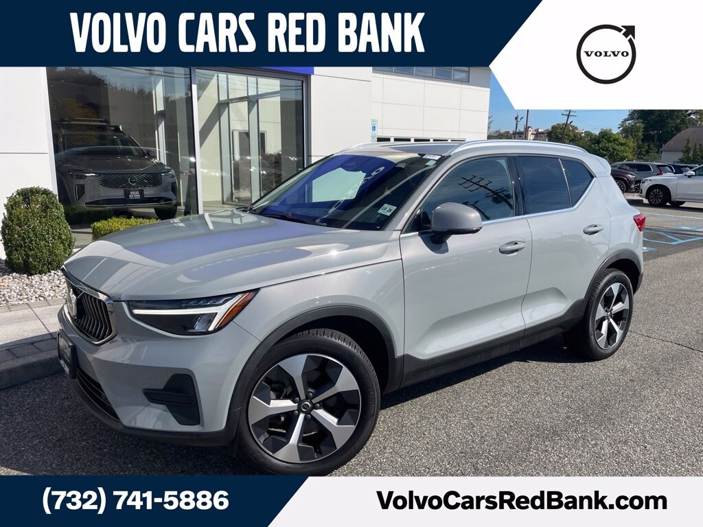 Certified 2024 Volvo XC40 B5 Core SUV