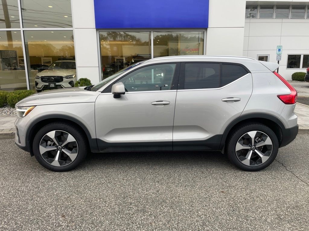 Certified 2025 Volvo XC40 B5 Plus Bright Theme SUV