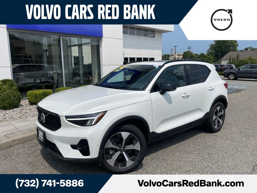 Certified 2025 Volvo XC40 B5 Plus Dark Theme SUV
