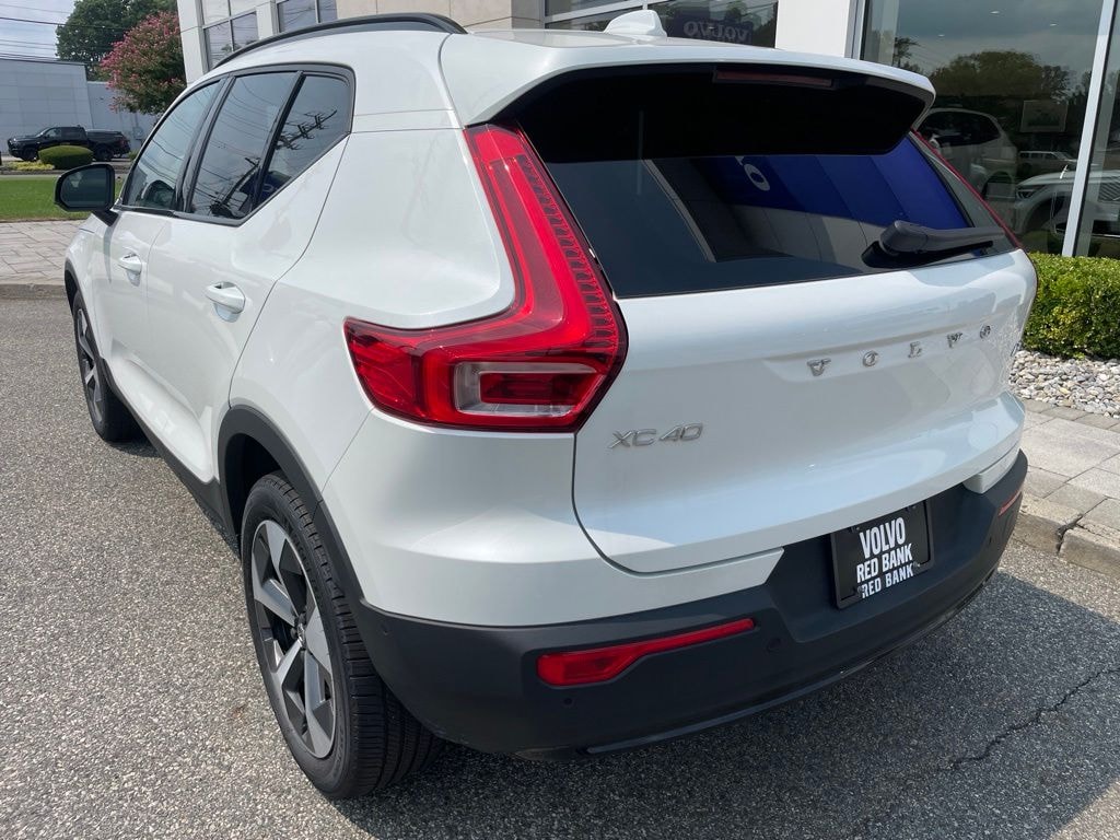 Certified 2025 Volvo XC40 B5 Plus Dark Theme SUV