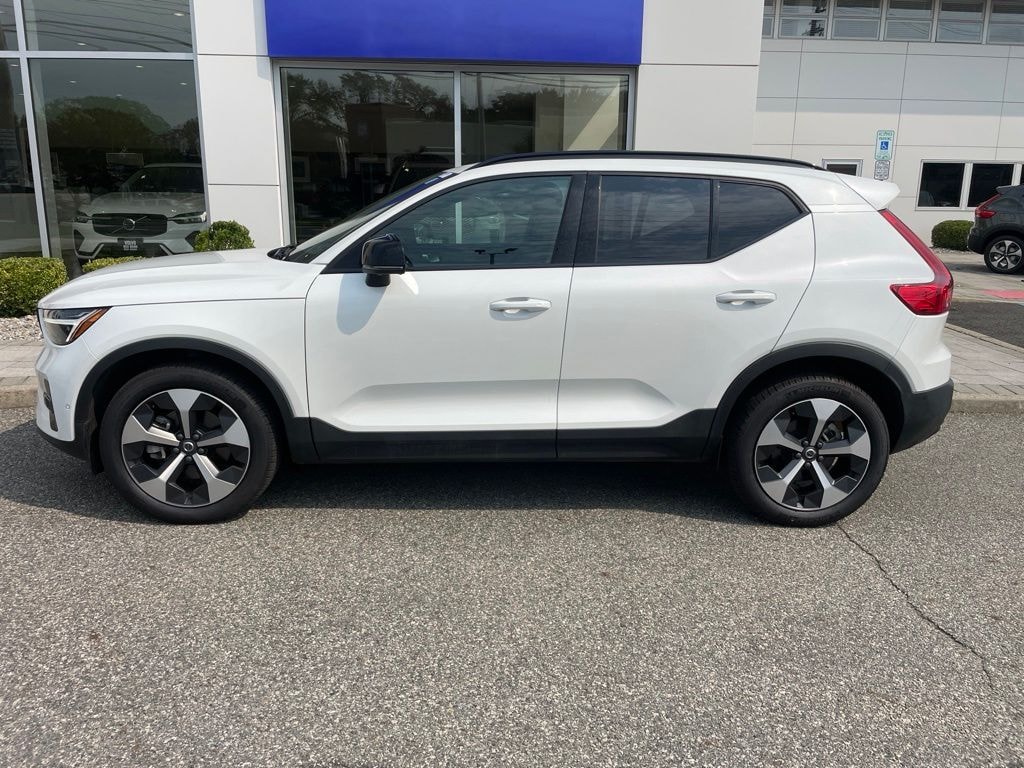 Certified 2025 Volvo XC40 B5 Plus SUV