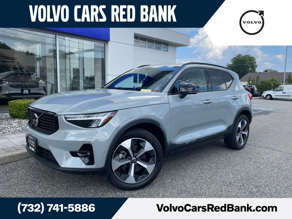 2025 Volvo XC40 Plus