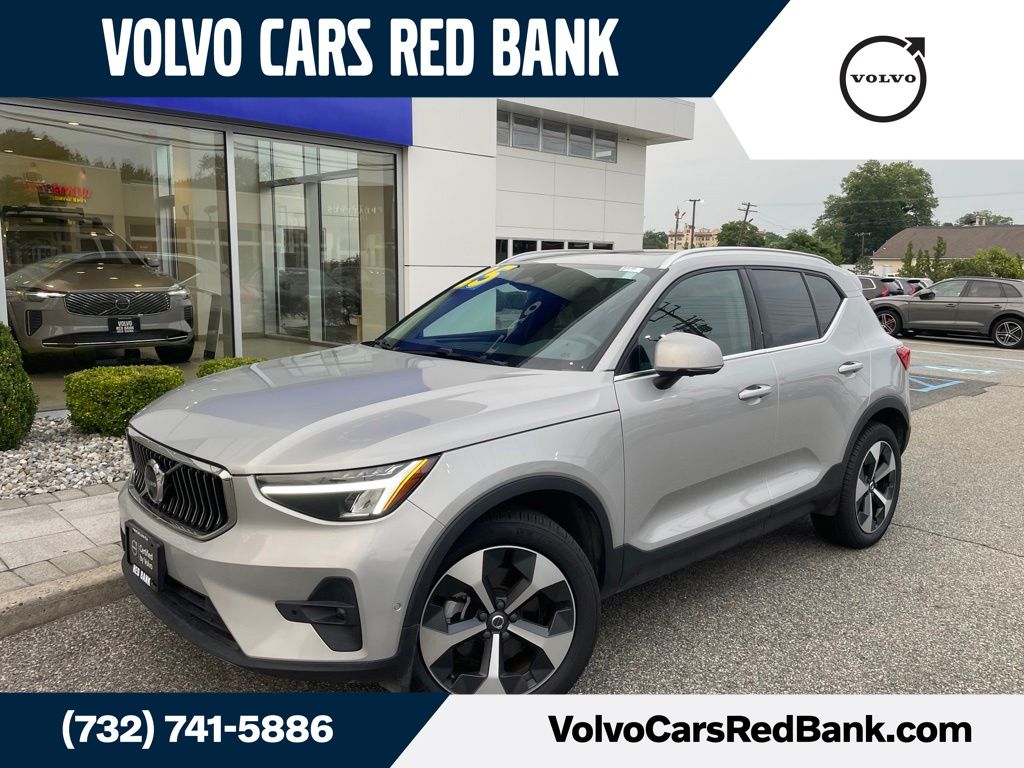 2025 Volvo XC40