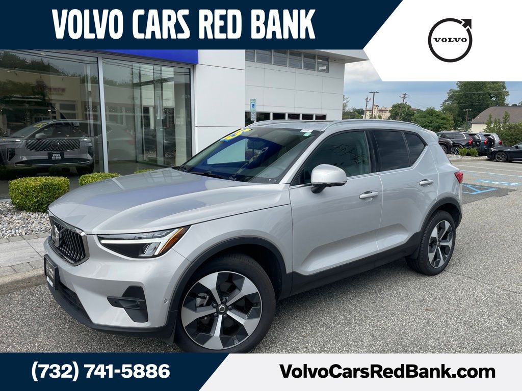 2025 Volvo XC40