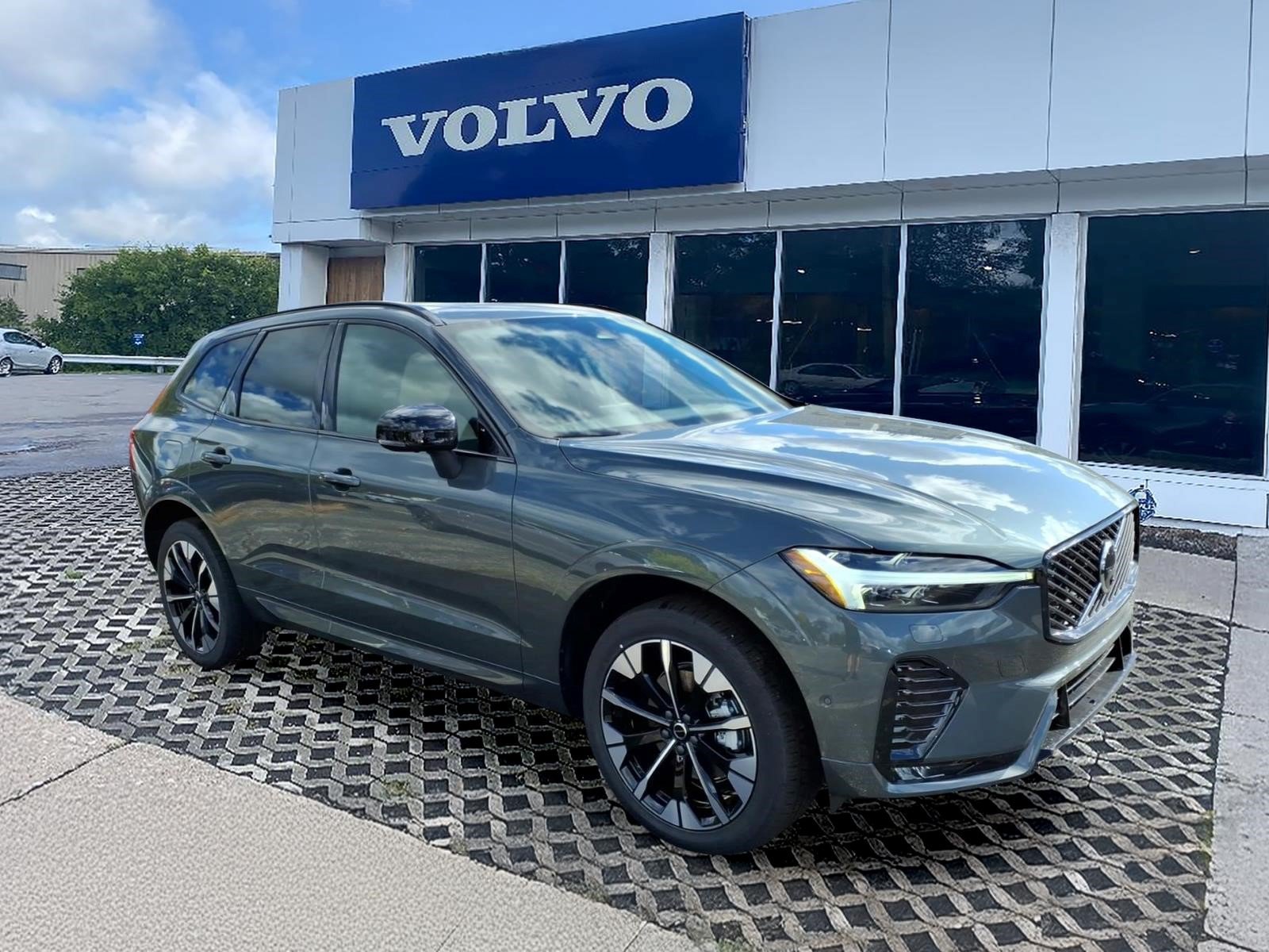 New 2027 Volvo XC60 Plus SUV