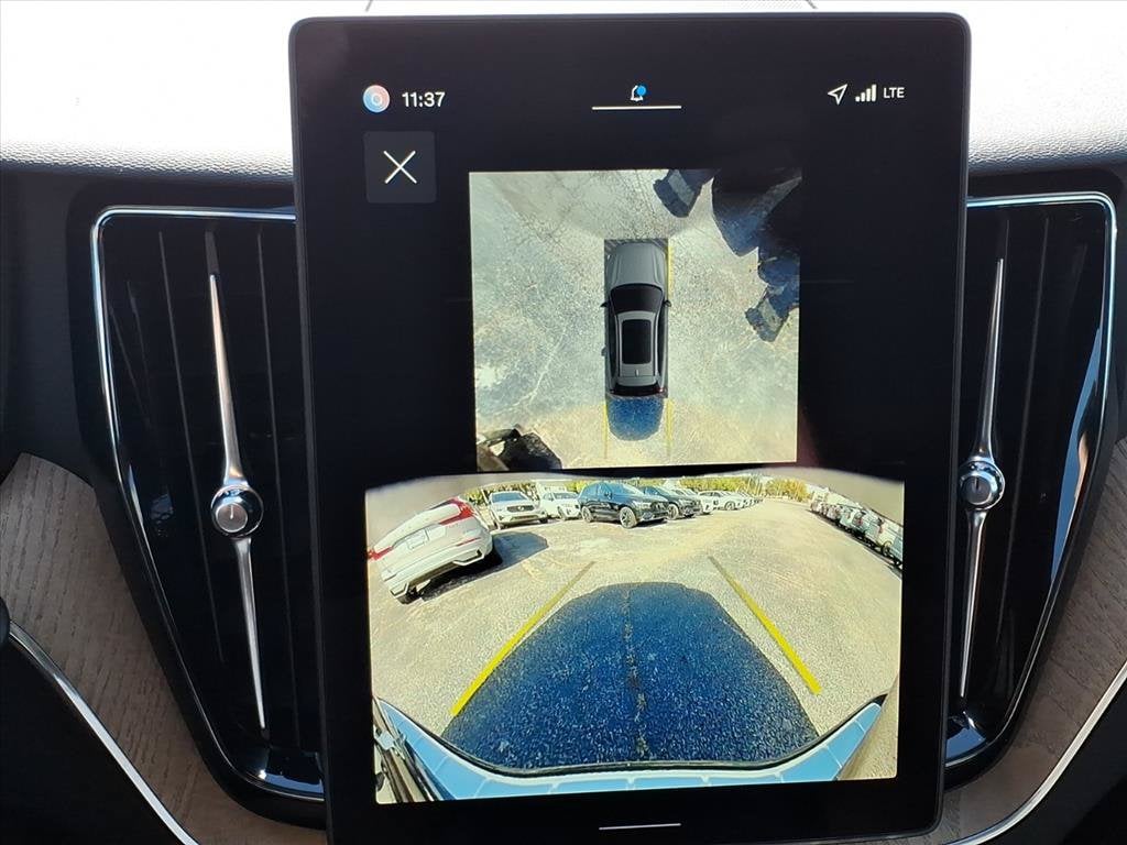 2026 Volvo XC60 Plus - Photo 26
