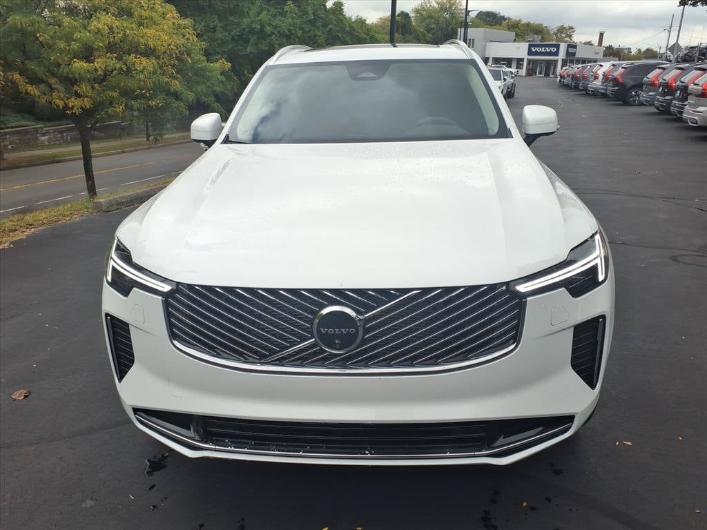 2026 Volvo XC90 Plus - Photo 8