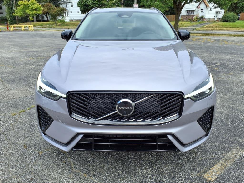 2026 Volvo XC60 Plus - Photo 8