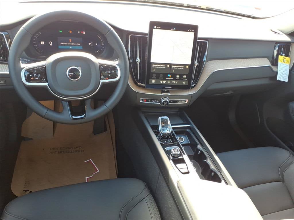 2026 Volvo XC60 Plus - Photo 13