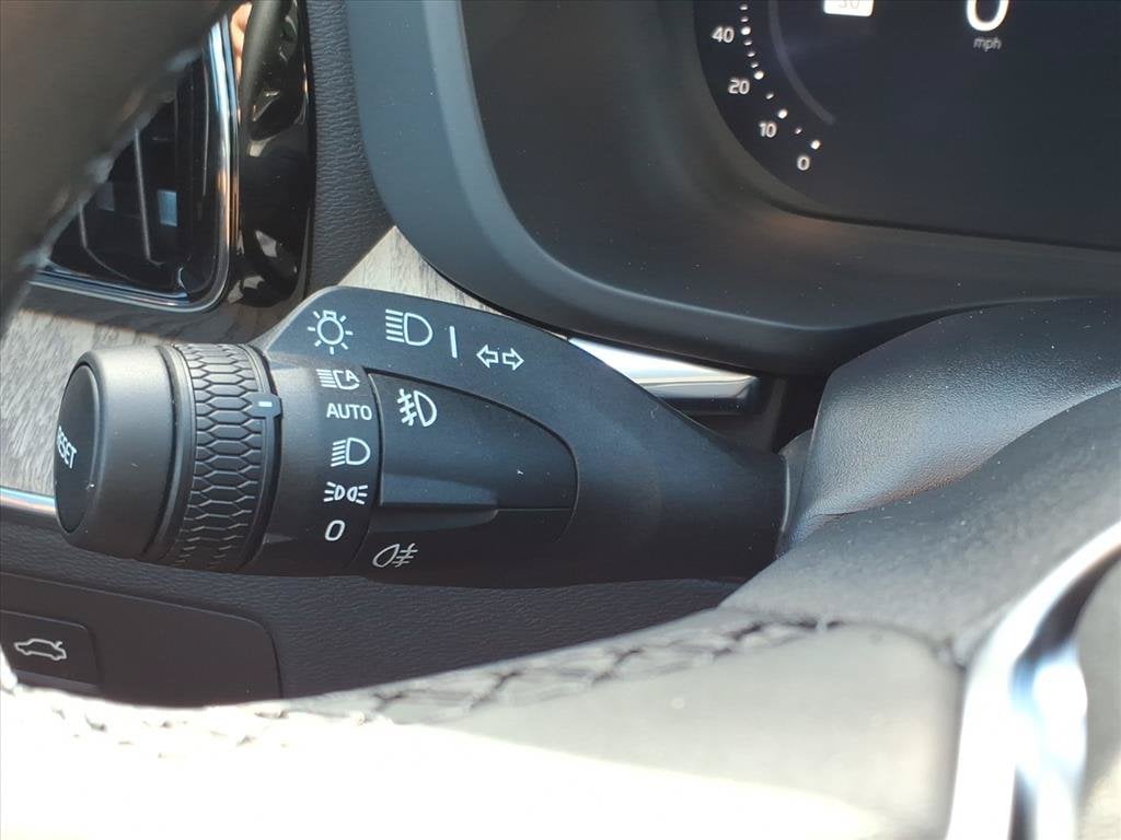 2026 Volvo XC60 Plus - Photo 21