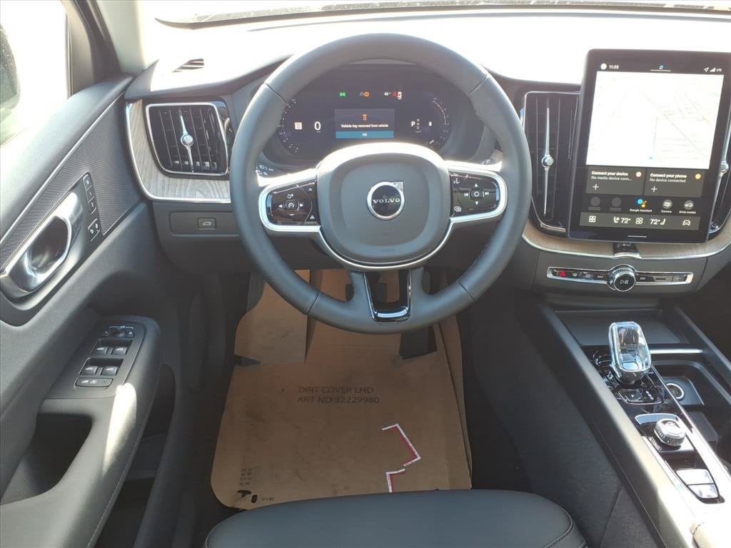 2026 Volvo XC60 Plus - Photo 14