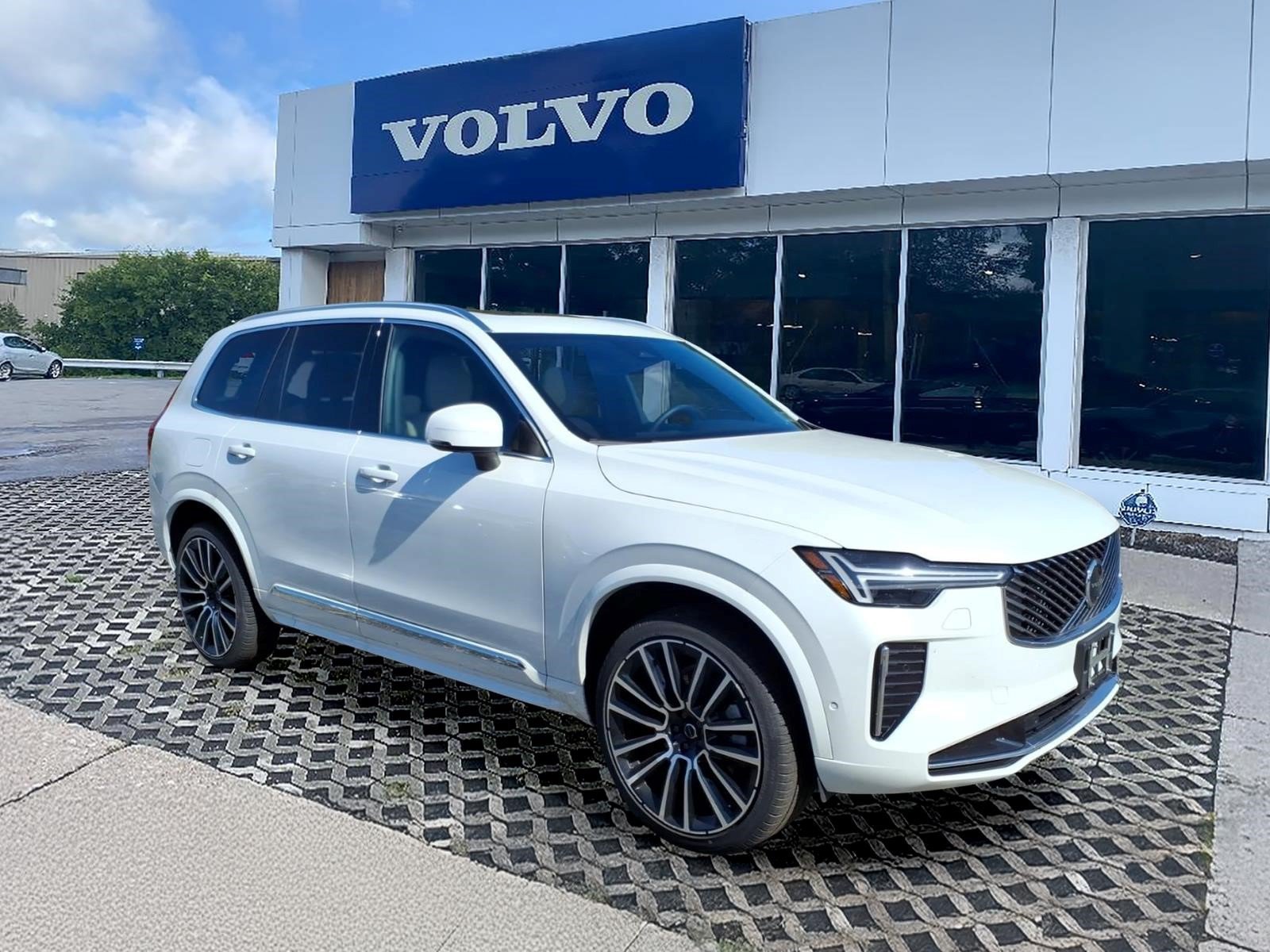New 2026 Volvo XC90 Plus B6 AWD Plus 7-Seater