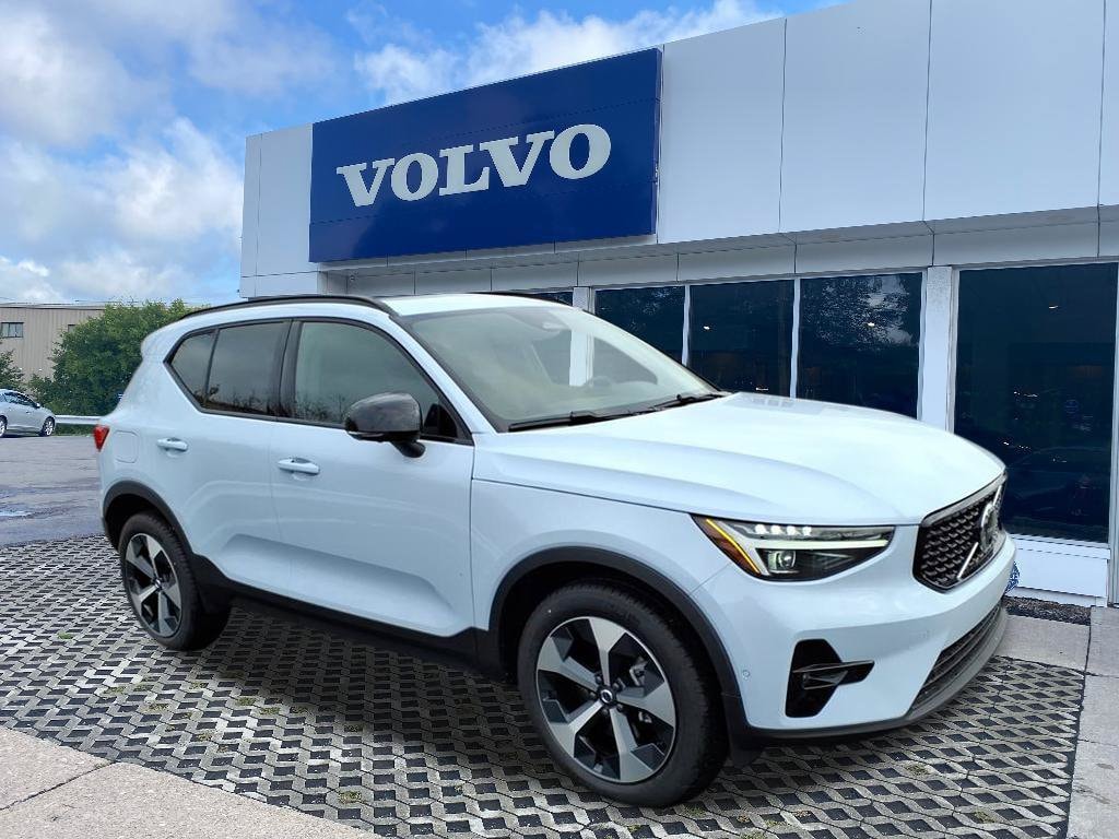2026 Volvo XC40 Plus