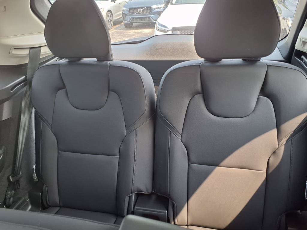 2026 Volvo XC90 Plus - Photo 12