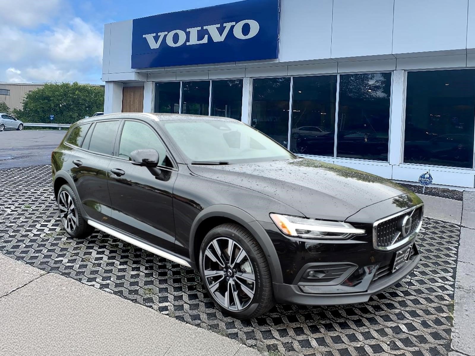 2025 Volvo V60 Cross Country