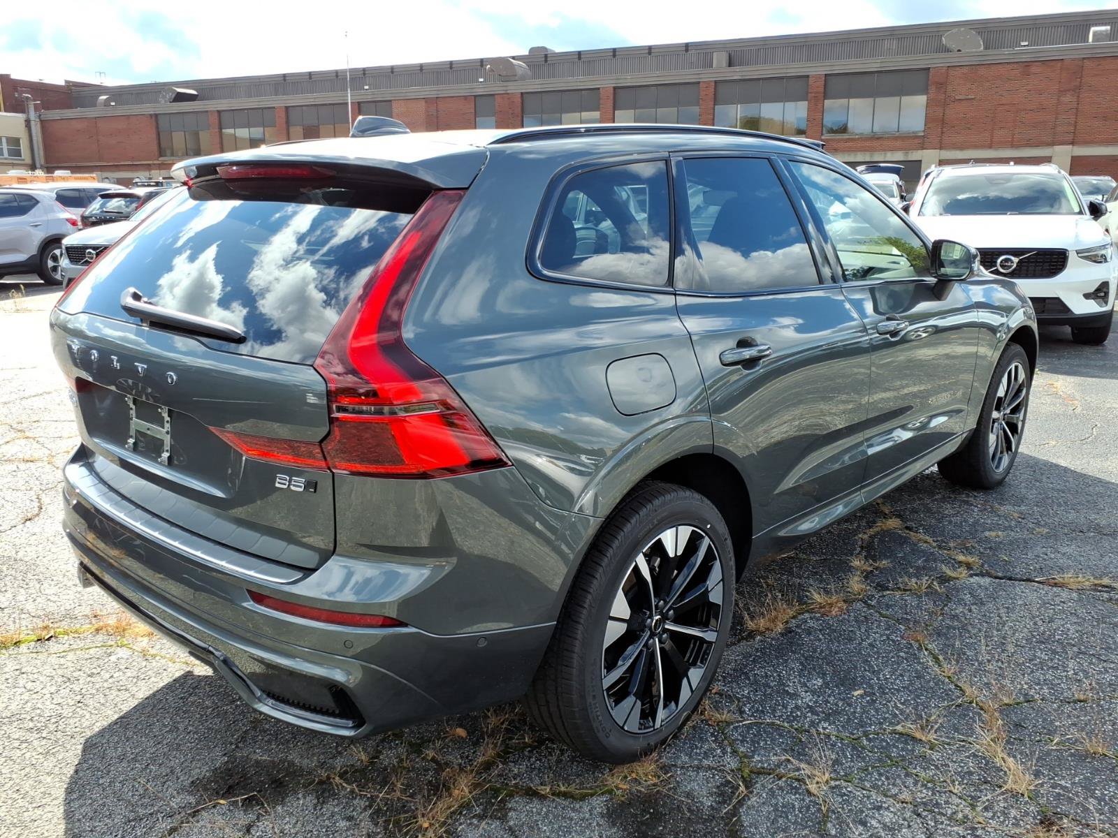 New 2027 Volvo XC60 Plus SUV