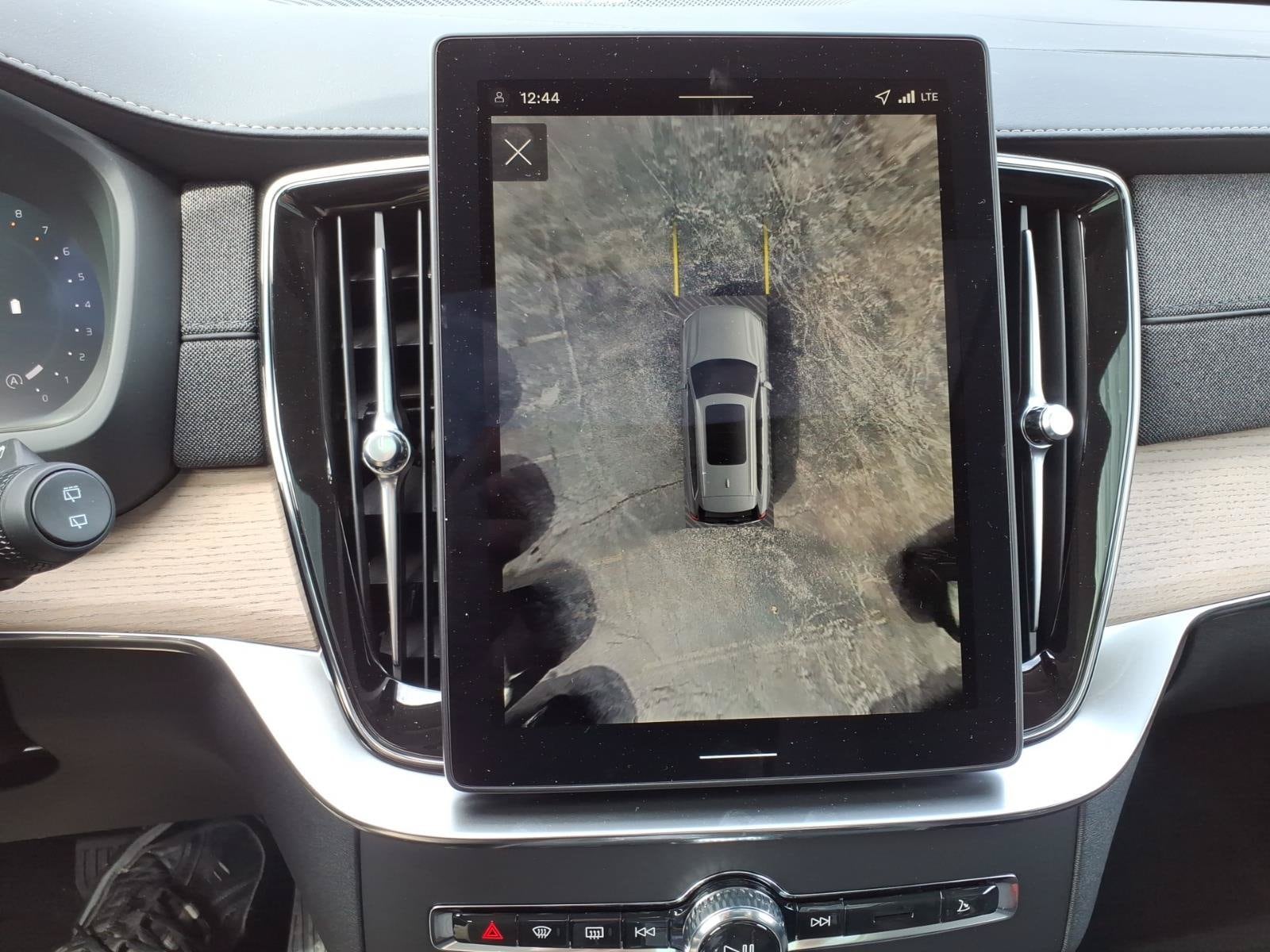 2026 Volvo XC90 Plus - Photo 25