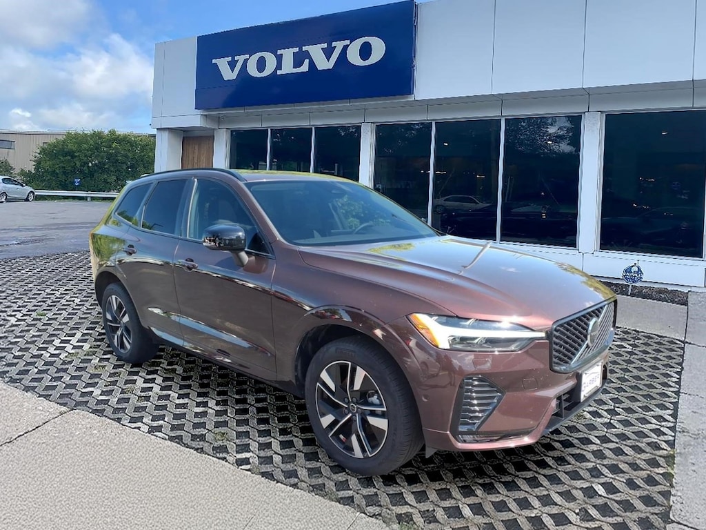 New 2026 Volvo XC60 Plus B5 AWD Plus