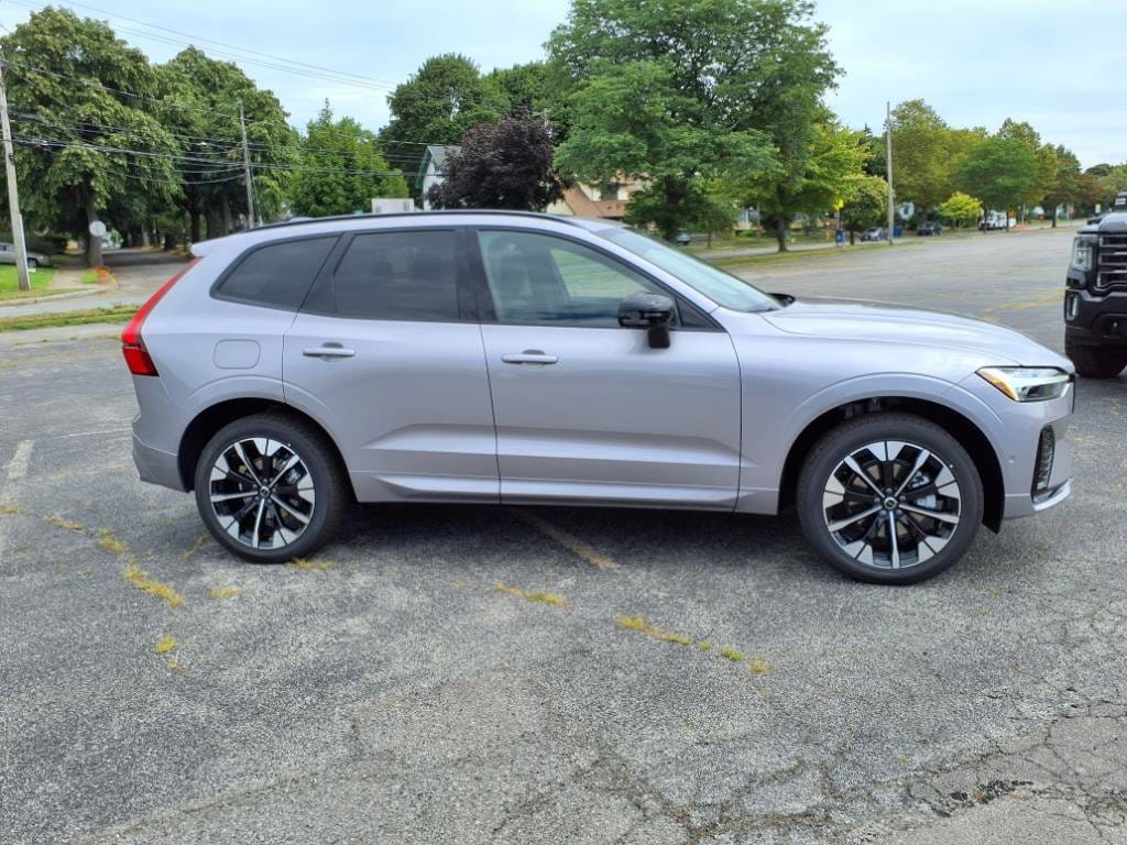 New 2026 Volvo XC60 B5 Plus SUV