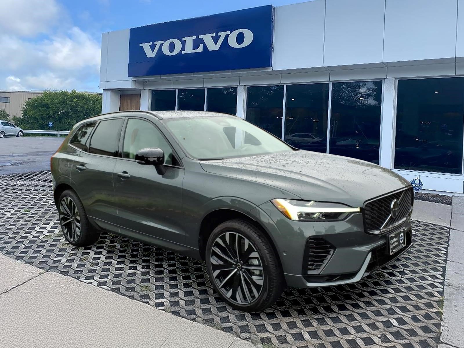  Volvo XC60 Plug-In Hybrid