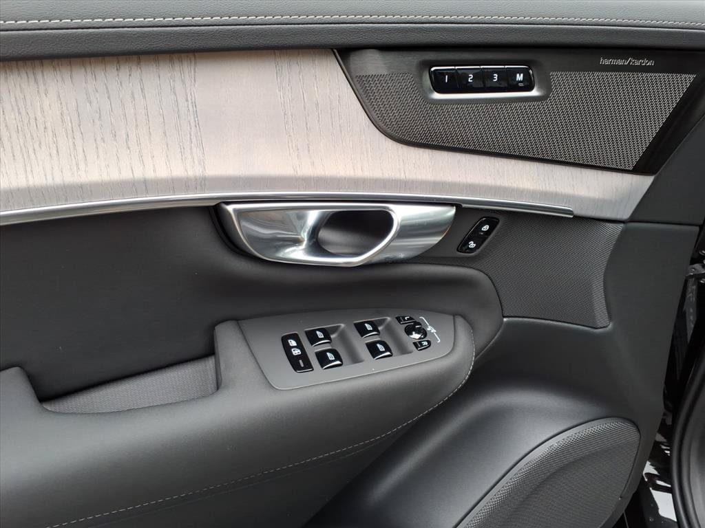 2026 Volvo XC90 Ultra - Photo 16