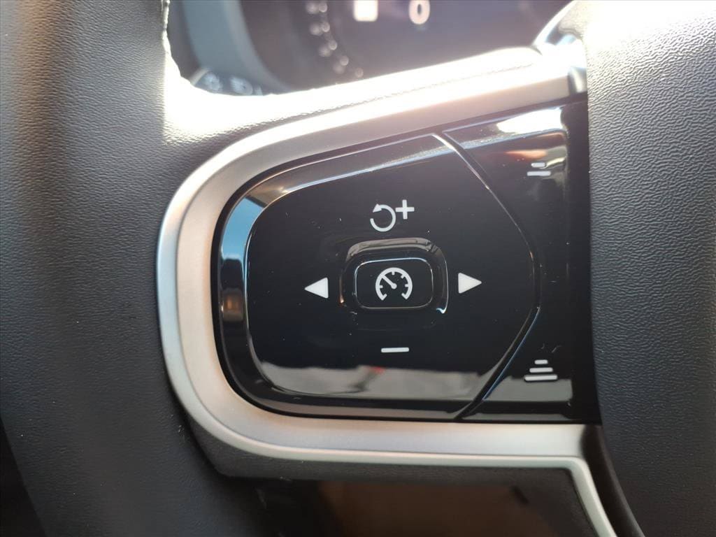 2026 Volvo XC60 Plus - Photo 18