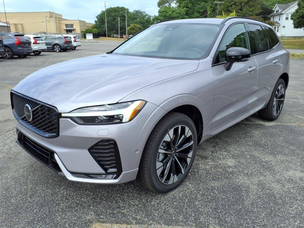 2026 Volvo XC60 Plus - Photo 7