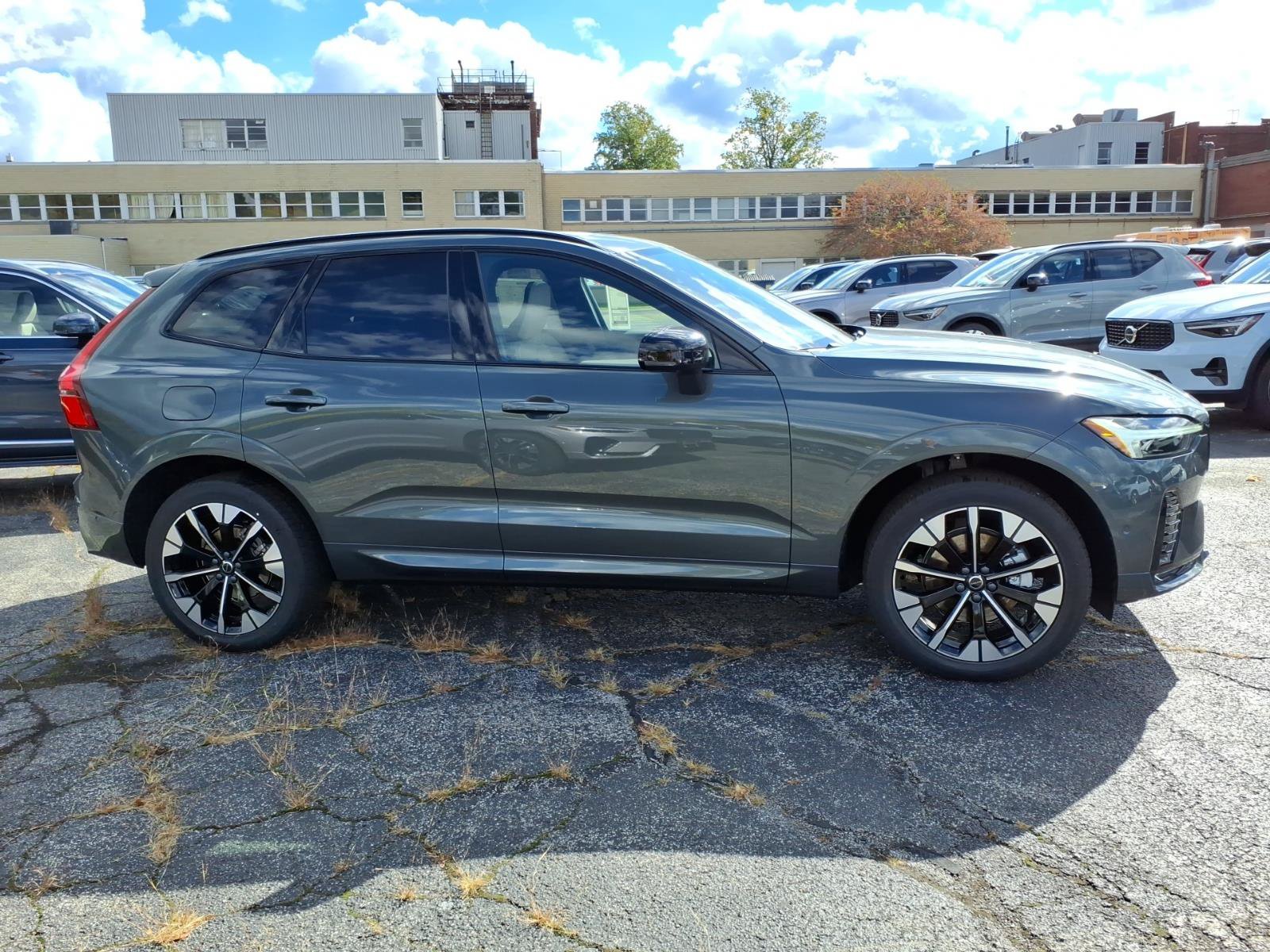 New 2027 Volvo XC60 Plus SUV