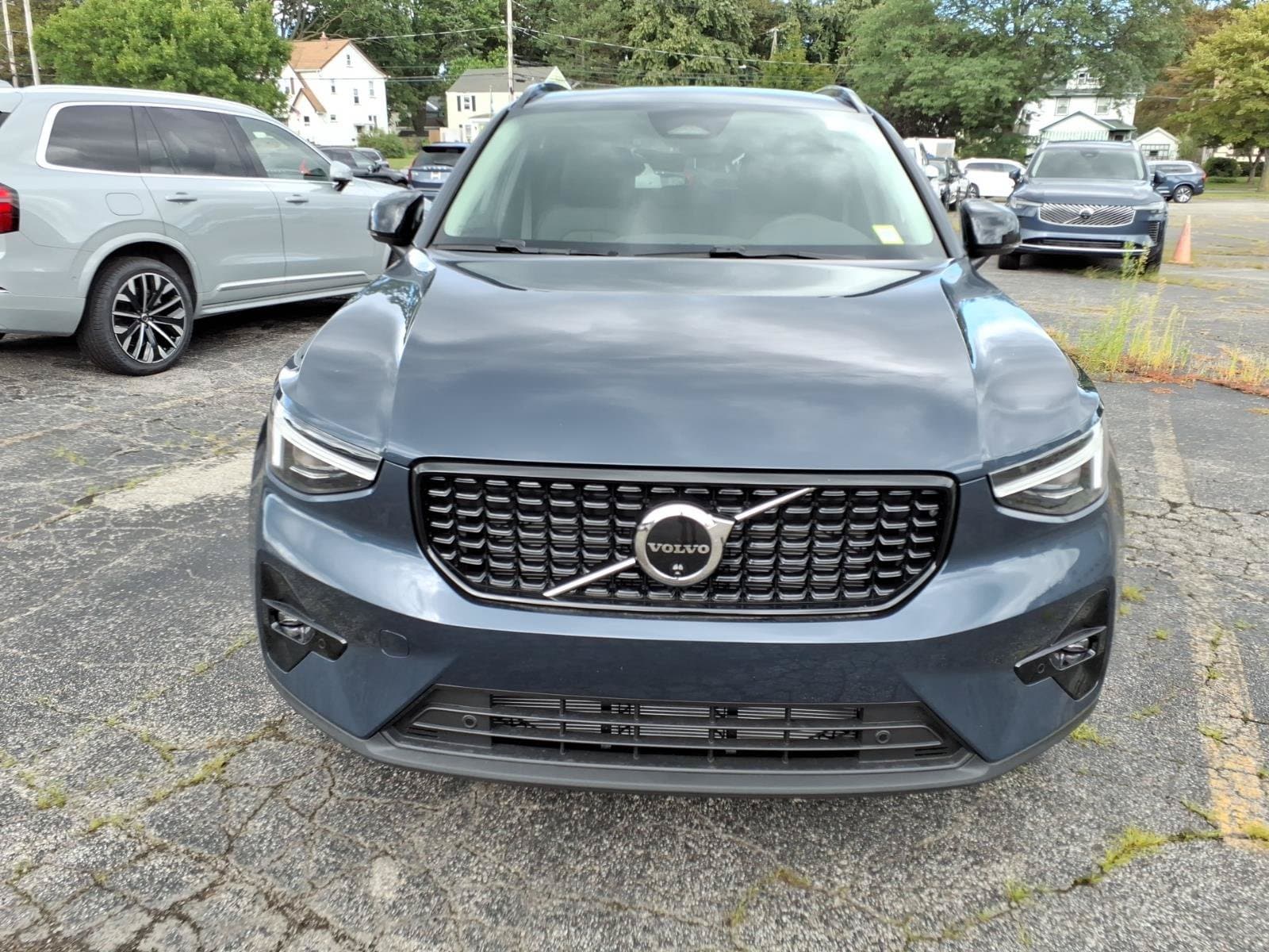 2026 Volvo XC40 Plus - Photo 8