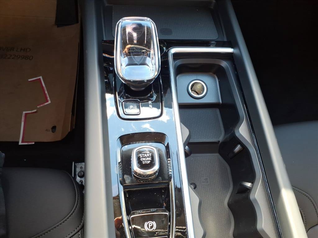 2026 Volvo XC60 Plus - Photo 25